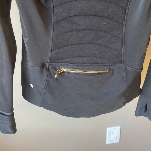 Lululemon Fleece Out Jacket Size 6 - Picture 10 of 13